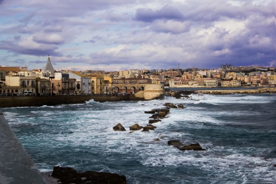 Syracuse: Highlights of Ortigia Guided Walking Tour - Temple of Apollo, the first wow moment