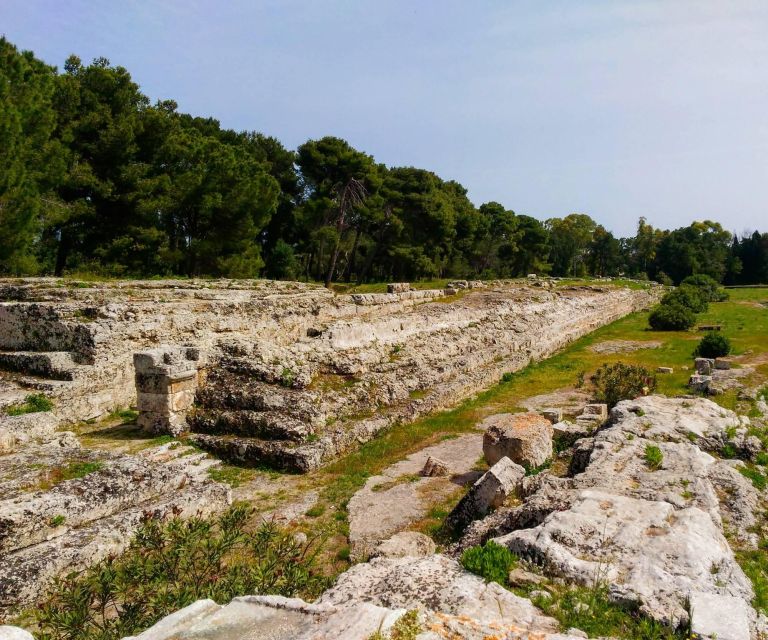 Syracuse: Neapolis and Greek Theater guided tour - Altar of Hieron II: connecting myth, ceremony, and control