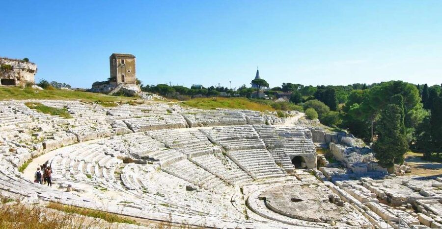 Syracuse: Neapolis Archaeological Park Small Group Tour - Temenite Hill Quarries: Latomie del Paradiso and Grotta dei Cordari
