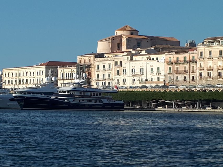 Syracuse: Ortigia and Neapolis Guided Walking Tour - The walk that links past and present: labyrinth streets and Ortigia’s feel