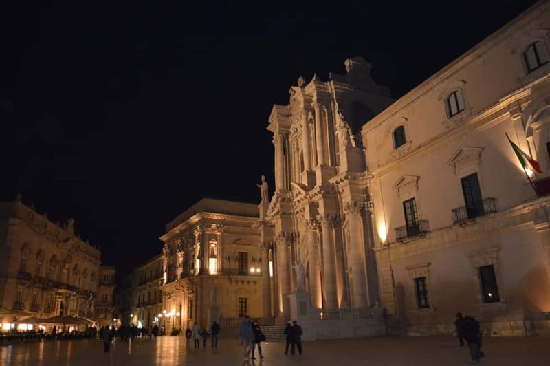 Syracuse: Ortigia and Neapolis Guided Walking Tour - Neapolis Archaeological Park highlights: Greek Theater, Roman Amphitheater, and viewpoints