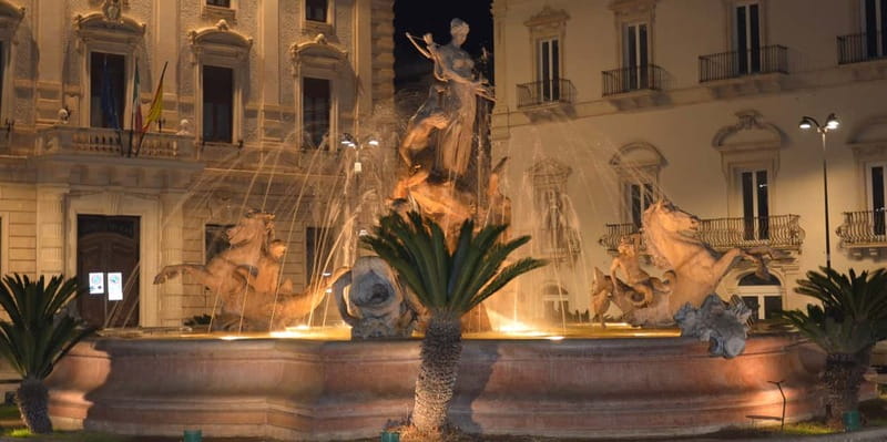 Syracuse: Ortigia and Neapolis Guided Walking Tour - Paradise Latomia and the Ear of Dionysos: stops with strong atmosphere