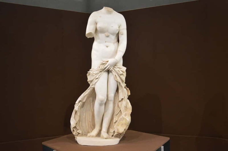 Syracuse: Ortigia and Neapolis Guided Walking Tour - Price and value for a group up to five