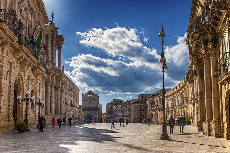 Syracuse: Ortigia Classic Walking Tour - Piazza Duomo and Cathedral Square, Christian Syracuse on Ancient Ground