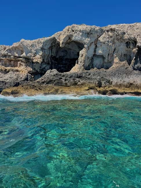 Syracuse: Ortigia Island and Sea Caves Boat Tour with Drinks - How the Syracuse to Ortigia route really feels (in real time)