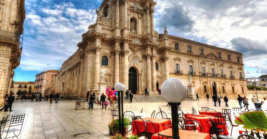 Syracuse: Ortigia Private Walking Tour - Meeting at Largo XXV Luglio, Then Into the Apollo Temple Area