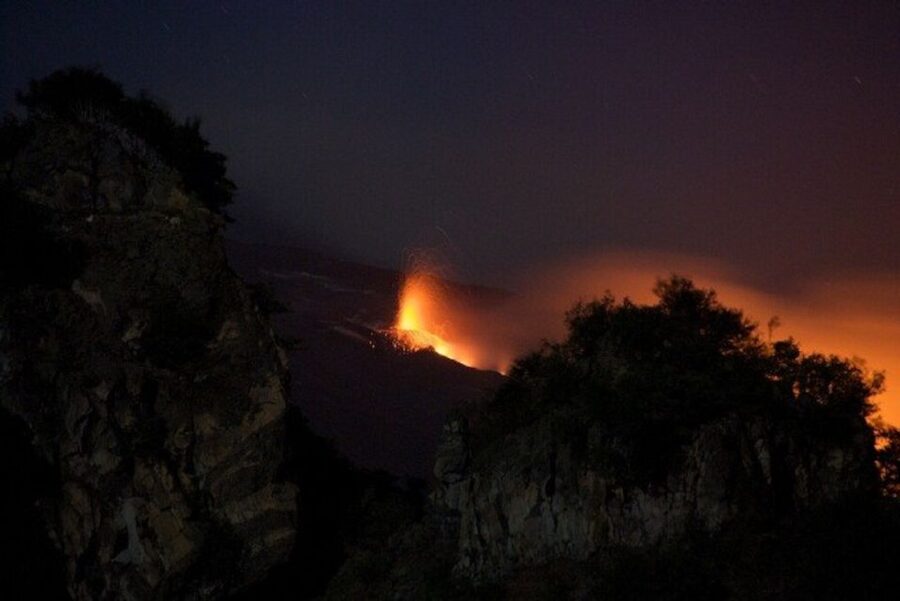 Taormina: Mount Etna Sunset Tour with Cave Visit and Tasting - Mount Etna sunset, done with the right mix of food and rocks