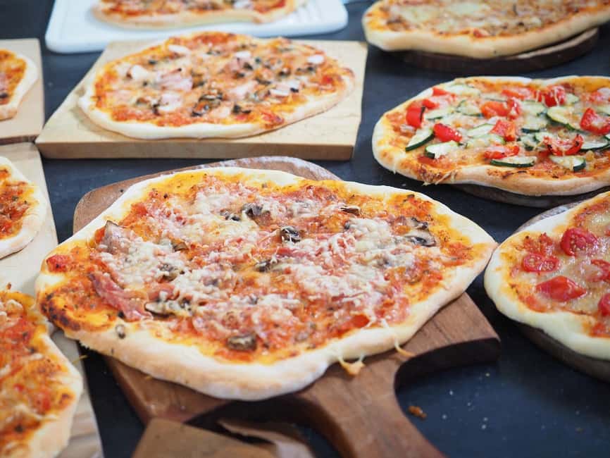 Taormina: Pizza Making Class with Lunch and Wine Tasting - Coffee Break and Sicilian Cheese and Wine Tasting