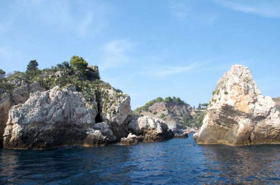Taormina: White Lotus Tour - Finding your way to Vip Sailing Taormina, then cruising out toward Giardini Naxos