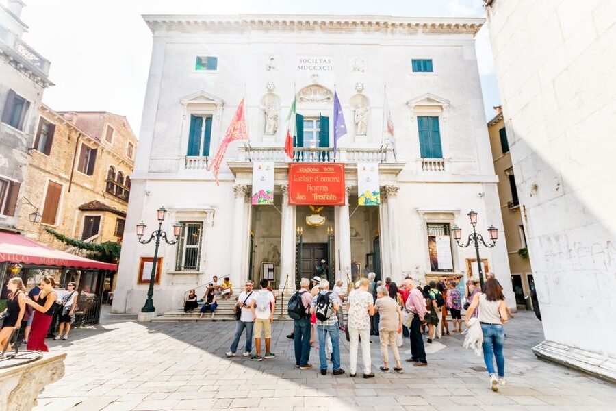 The Majestic Teatro La Fenice: Guided Tour in Venice - Teatro La Fenice in one hour: what you actually get