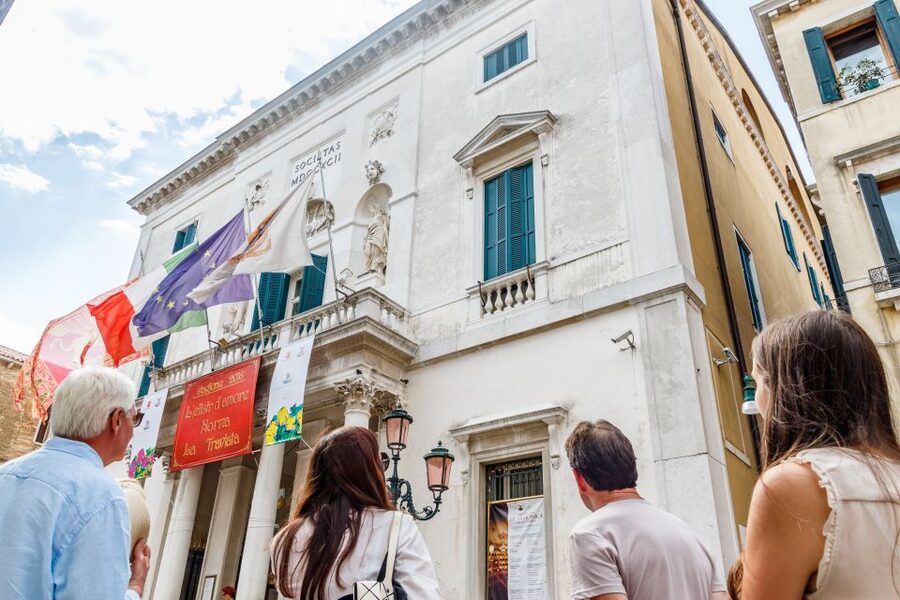 The Majestic Teatro La Fenice: Guided Tour in Venice - Meeting the group at the Fenice entrance