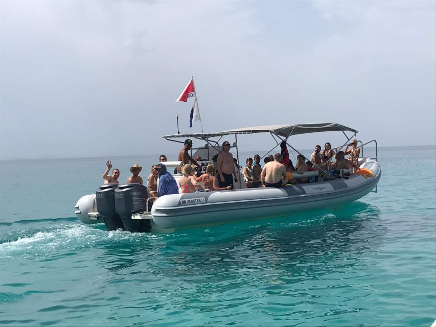 Tropea: Capo Vaticano Boat Trip with Snorkeling & Drink - Grotta del Palombaro: cave atmosphere and a third snorkel window