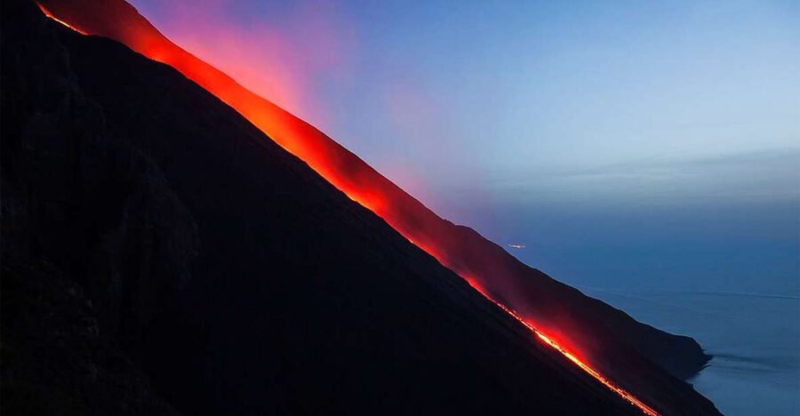 Tropea: Lipari, Panarea, and Stromboli Boat Tour by Night - How the Tropea-to-islands sailing sets the tone