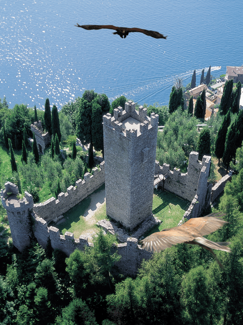 Varenna: Castello di Vezio Entry Ticket - Entering Castello di Vezio: what $8 actually buys you