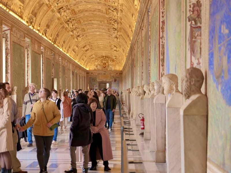 Vatican Museums, Sistine Chapel & Skip-the-Line Basilica - Sistine Chapel: what you should focus on under crowd control