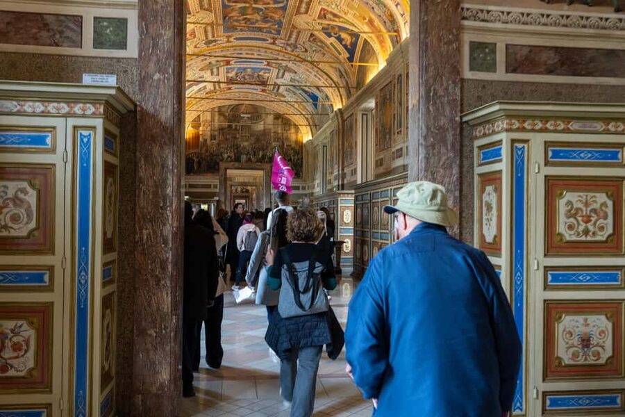 Vatican Museums & Sistine Chapel Skip-the-Ticket-Line Tour - Finishing at St Peter’s Basilica: turn your museum day into a church visit