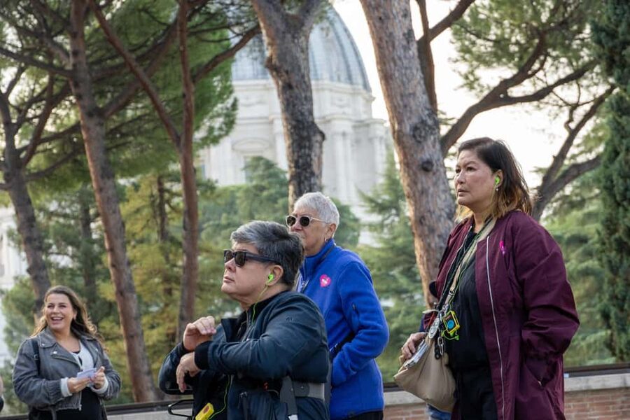 Vatican Museums & Sistine Chapel Skip-the-Ticket-Line Tour - The “you must know this first” checklist (dress code, items, headsets)