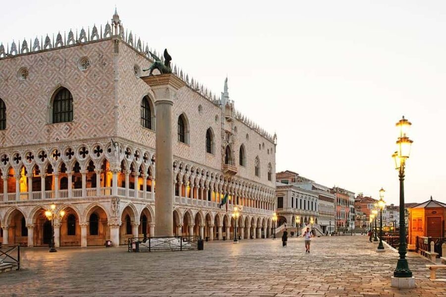 Venetian Lagoon Tour: Visit Murano, Burano and Torcello - The Boat Ride Itself: Live Commentary in Four Languages