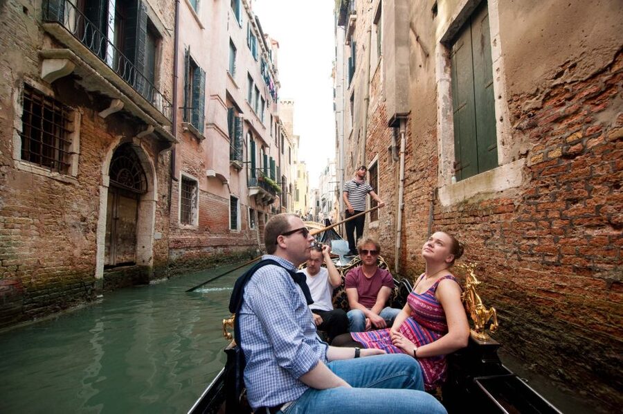 Venetian Private Sandolo tour - Timing Tips: Avoid Crowds, Keep Dry, and Get the Most From 30 Minutes