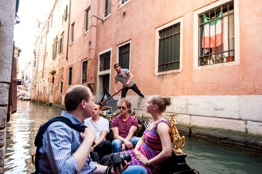 Venetian Private Sandolo tour - Should You Book This Venetian Private Sandolo Ride?