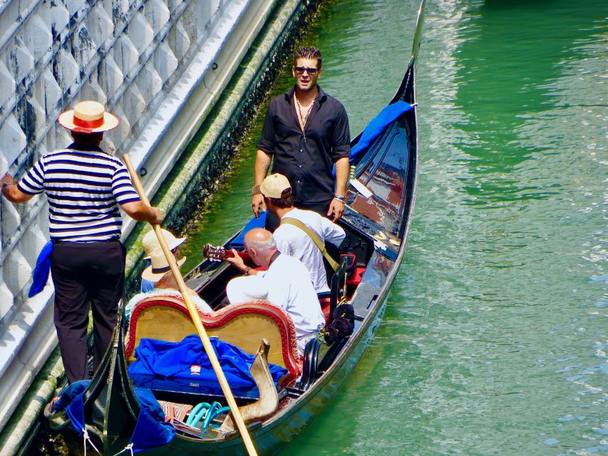 Venice: 30-Minute Gondola Ride on Grand Canal with Serenade - Musicians in a Flotilla: How the Serenade Actually Sounds
