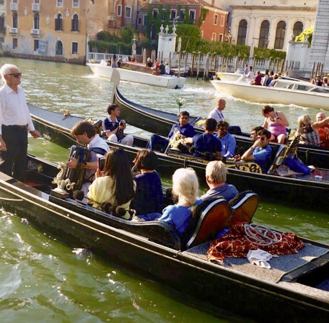 Venice: 30-Minute Gondola Ride on Grand Canal with Serenade - Getting on the Water: Santa Maria del Giglio and What Happens Next