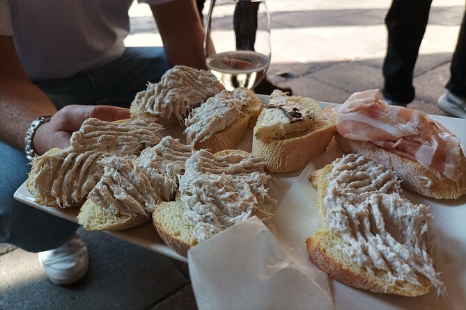 Venice Bacaro Food Tour: Eat and Drink like a Venetian - Basilica dei Santi Giovanni e Paolo: a grand start before the snack run