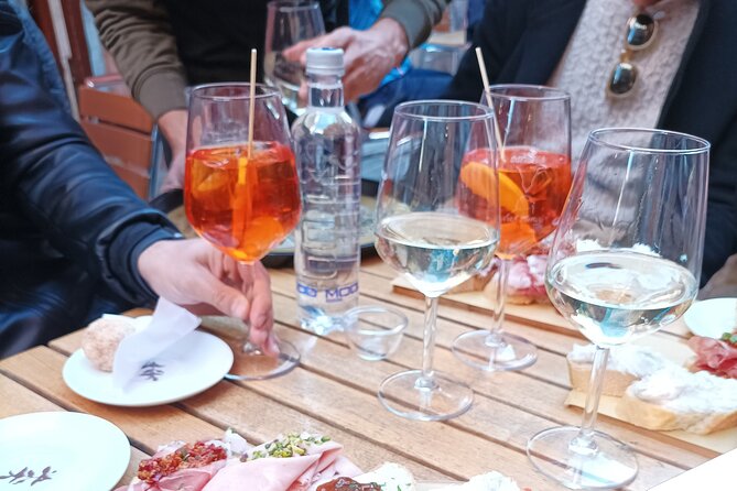Venice Bacaro Food Tour: Eat and Drink like a Venetian - Calle de la Malvasia: an osteria in a Venetian alley