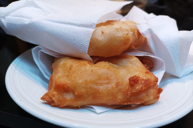 Venice Bacaro Food Tour: Eat and Drink like a Venetian - Calle de la Bissa: mozzarella in carrozza, the comfort hit