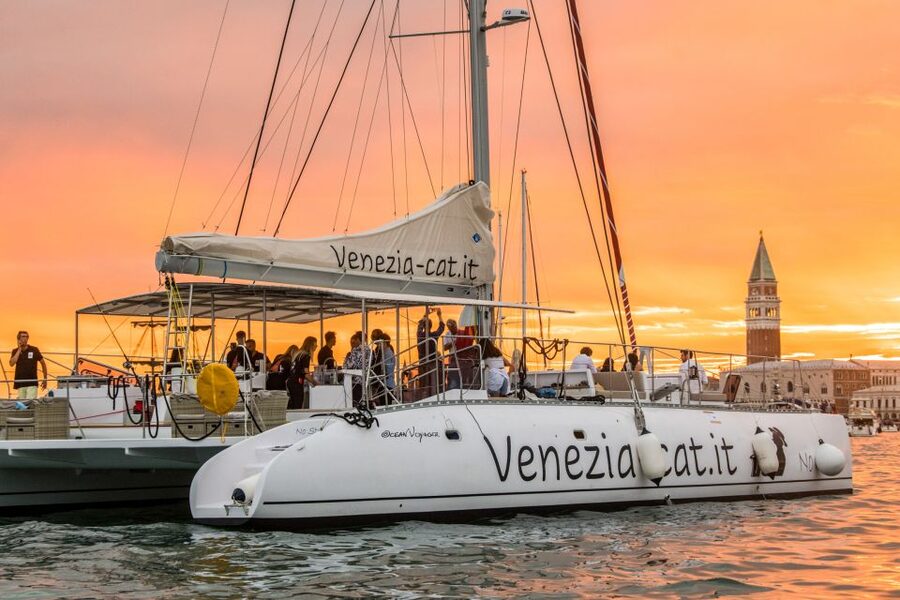 Venice: Catamaran Sunset Jazz Cruise with Aperitivo - San Marco Bay views: the angle for sunset colors