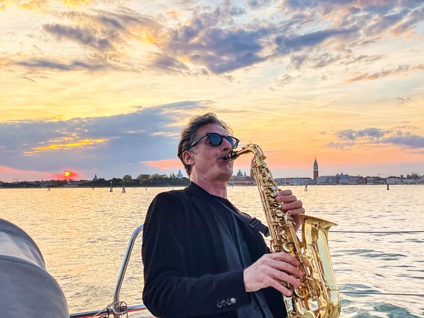 Venice: Catamaran Sunset Jazz Cruise with Aperitivo - Jazz with saxophone: what the soundtrack is really like