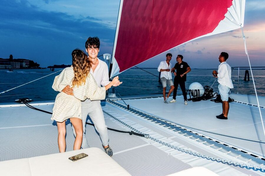 Venice: Catamaran Sunset Jazz Cruise with Aperitivo - Where to meet the catamaran near La Nuova Perla