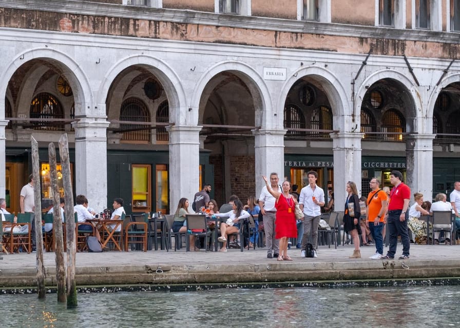Venice: City Center Historical Guided Walking Tour - The Venice Gallery VR Stop: Time Travel Without the Read-About-Now