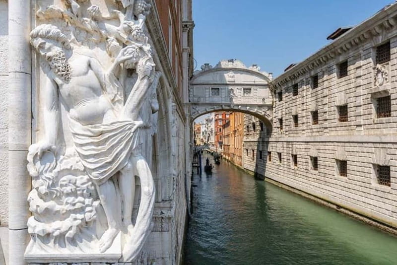 Venice: Doge Palace Guided Tour & Secret Itineraries Option - Stepping Into the Doge’s Palace in the Right Frame