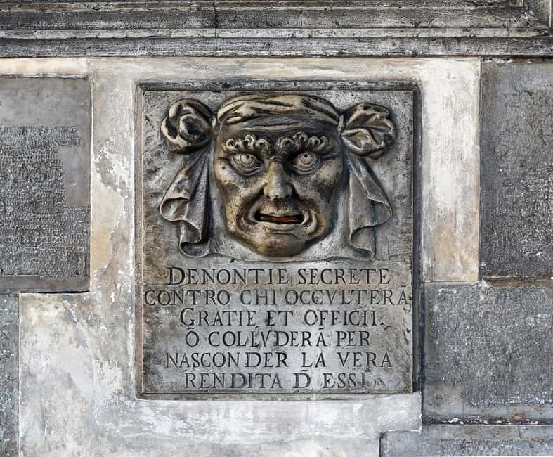 Venice: Doge Palace Guided Tour & Secret Itineraries Option - Guides, Atmosphere, and the Human Factor