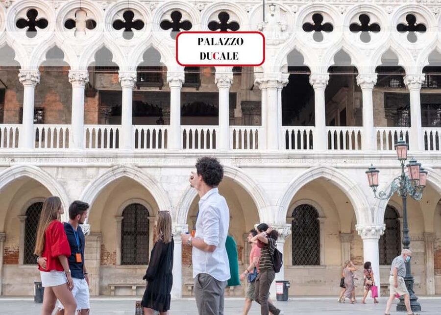 Venice: Doge's Palace, Bridge of Sighs & Prisons Guided Tour - Doge’s Palace Rooms: Gothic Power, Golden Staircases, and Tintoretto
