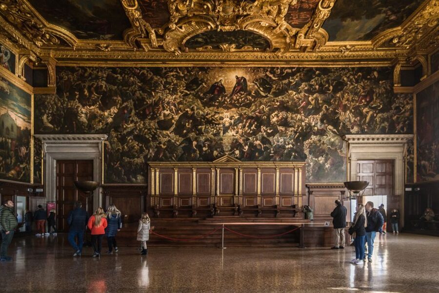 Venice: Doge's Palace Skip-the-Line Ticket with Guidebook - Using the included guidebook and map to build your own St. Mark’s route