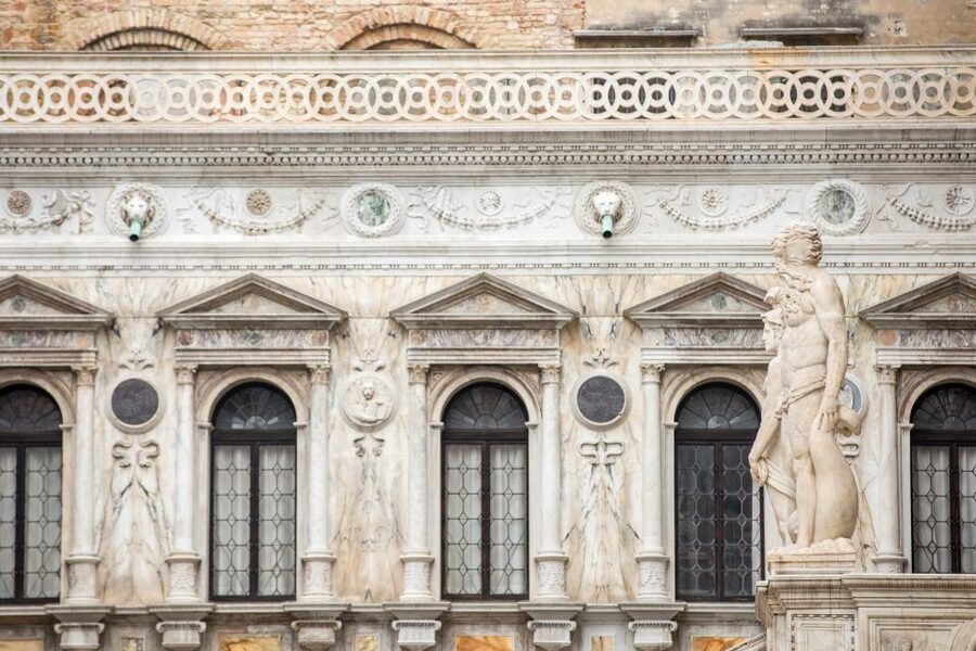 Venice: Doge's Palace Skip-the-Line Tour with Prisons - Byzantine to Gothic to Renaissance, and what you’re actually spotting