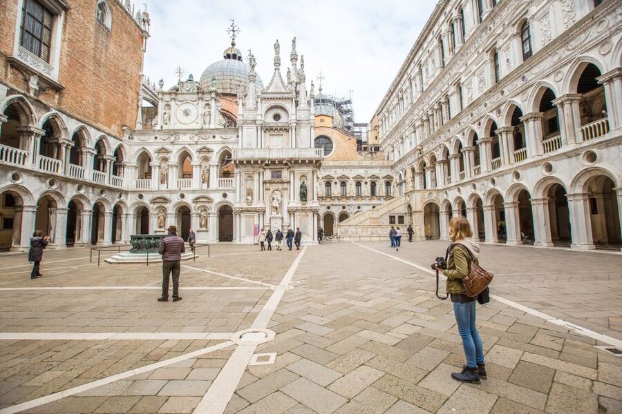 Venice: Doge's Palace Skip-the-Line Tour with Prisons - Inside the prisons: walking where Casanova was held