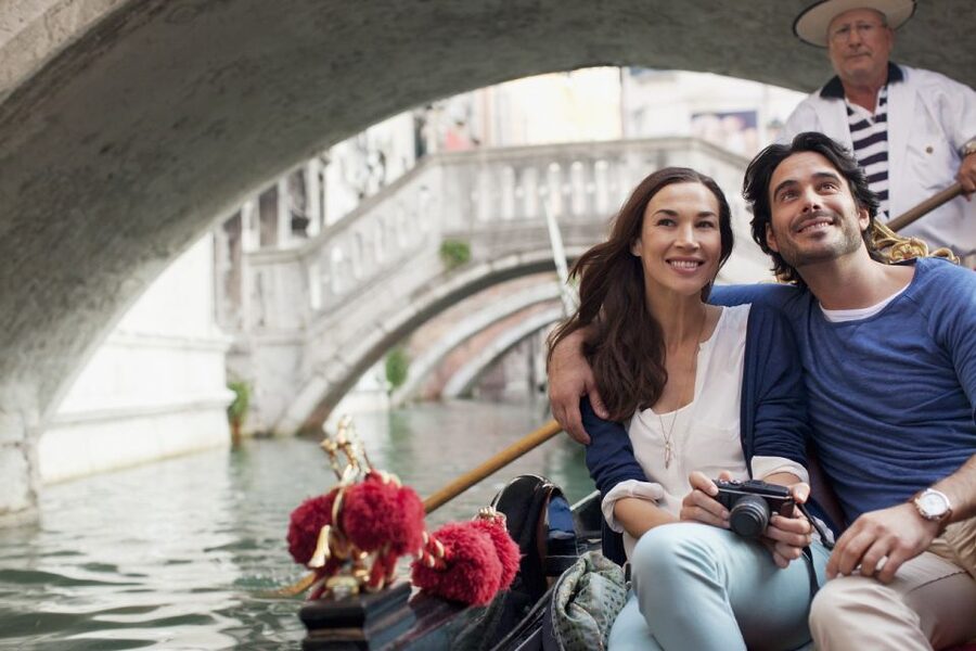 Venice: Grand Canal by Gondola with Live Commentary - The 20-minute walk that sets your brain to Venice mode