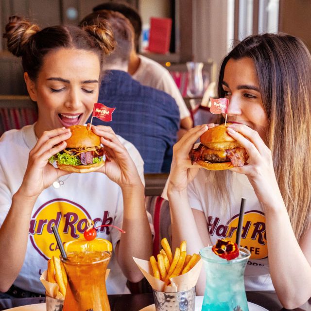 Venice: Hard Rock Cafe with Set Menu for Lunch or Dinner - Practical notes: kids, dogs, and menu changes