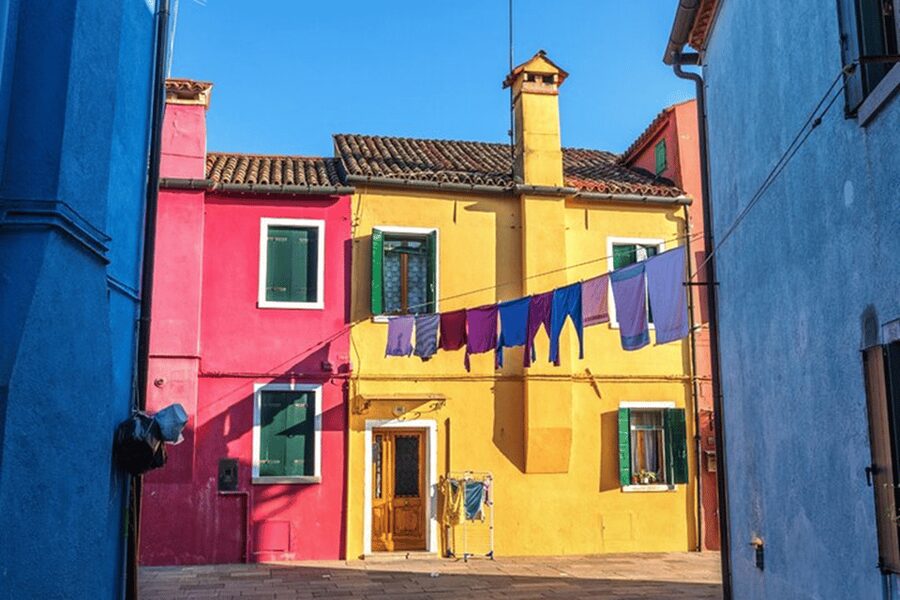 Venice Islands: Murano Glass & Burano Colors Guided Visit - Upgrades: Venetian specialties and a glass of wine or Prosecco