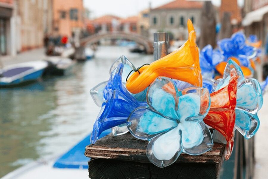 Venice Islands: Murano Glass & Burano Colors Guided Visit - Boat rides, small groups, and how to make the day easier