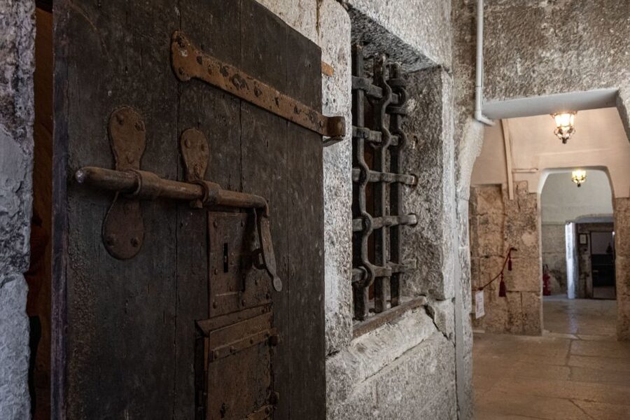 Venice: Lords of the Night Prison’s Palace Cells & Tortures - Live Guide vs Audio Guide: Which Adds More Value?