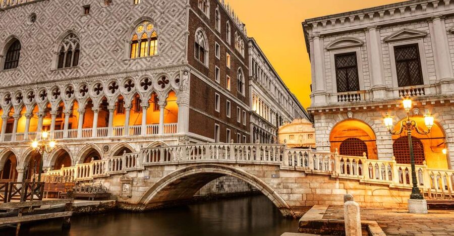 Venice: Lords of the Night Prison’s Palace Cells & Tortures - Walking the Prison Route: Courthouse Rooms, Secret Passages, and Cells