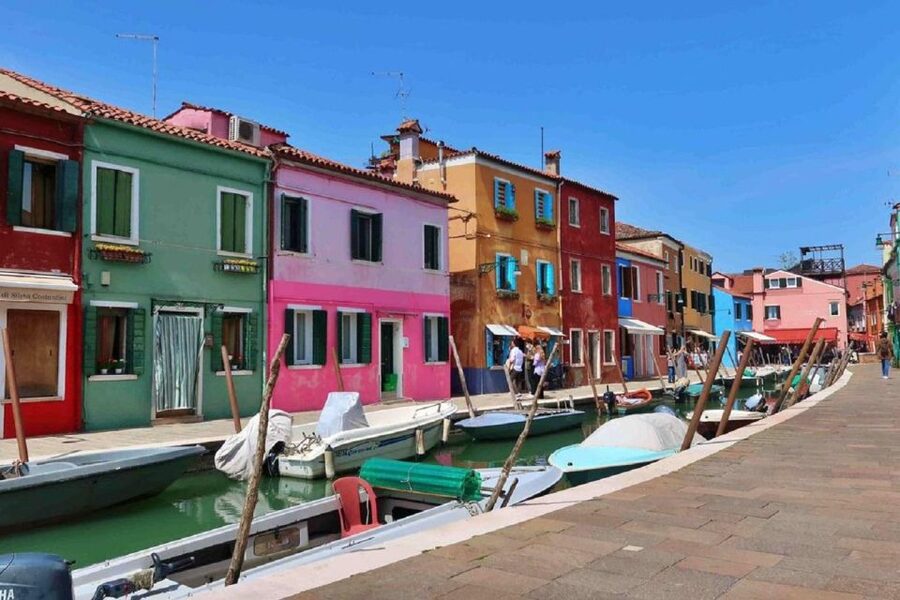 Venice: Murano and Burano Boat Tour with Glass Factory Visit - What this tour includes, and what you must handle yourself