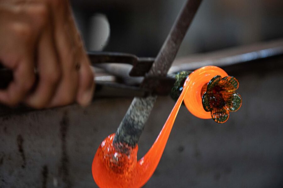 Venice: Murano and Burano Excursion - Burano: 1.5 hours to enjoy the color streets at your pace