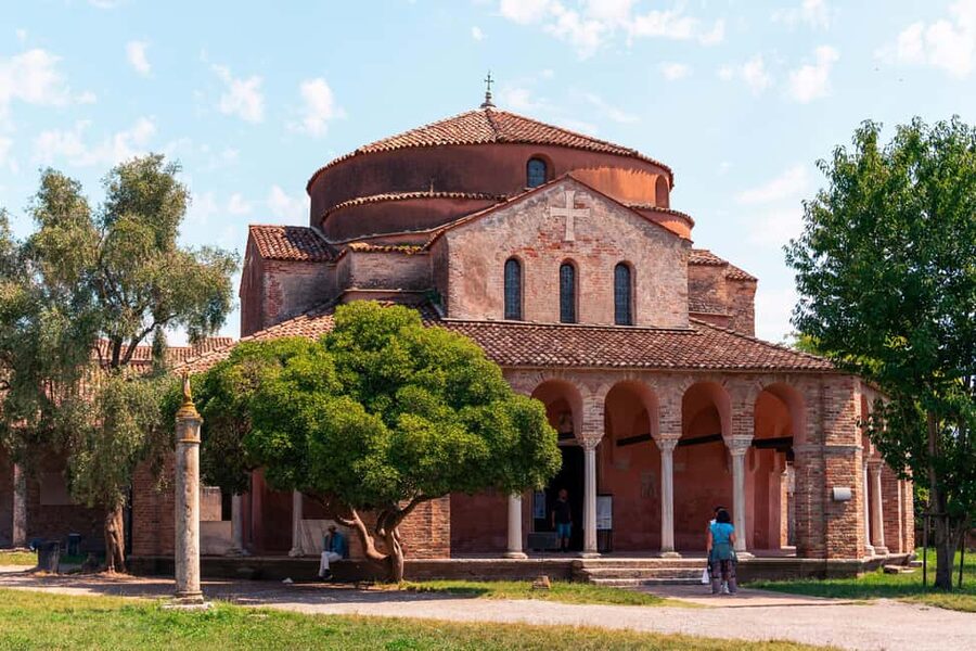 Venice: Murano, Burano, Torcello, and Glass Factory Tour - Getting on board in San Marco or Ferrovia (and why your meeting point matters)