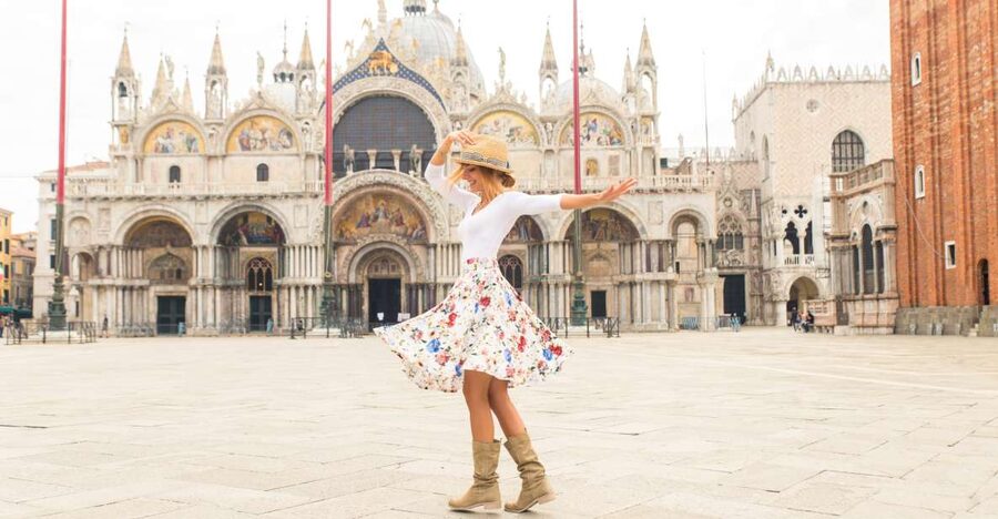 Venice: Photoshoot at Piazza San Marco and the Canals - What the photographer actually does for you (and why it works)