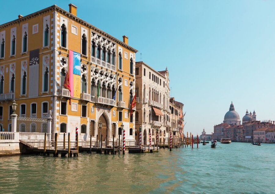 Venice: Private Gondola Cruise for up to 5 Passengers - The smaller canals: where your ride gets quieter and more Venetian
